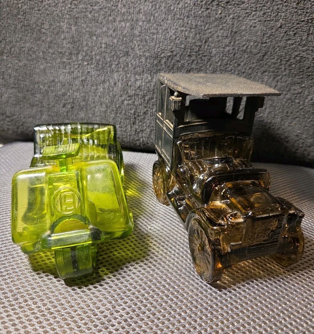 Set Of 2 Vntg Avon Cologne Decanters 1970's Golf Cart & Reo Depot Wagon